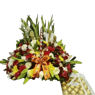 Create happy times with our flower basket paired with Ferrero chocolates. A delightful combination to celebrate special moments and sweeten the occasion